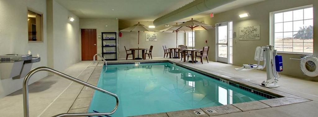 Cobblestone Hotel & Suites - Broken Bow Exterior foto