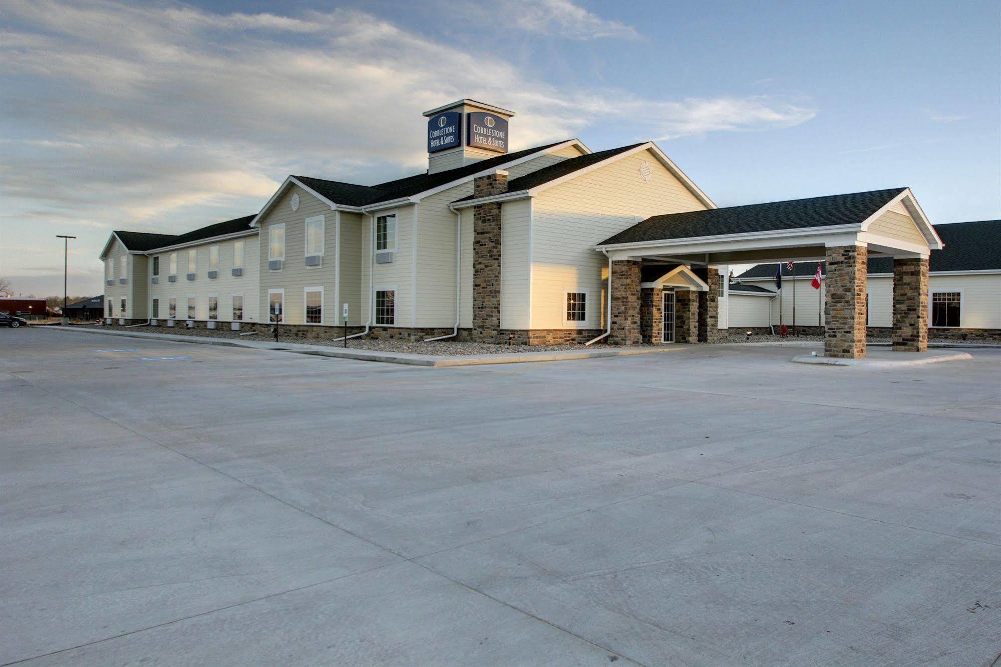 Cobblestone Hotel & Suites - Broken Bow Exterior foto